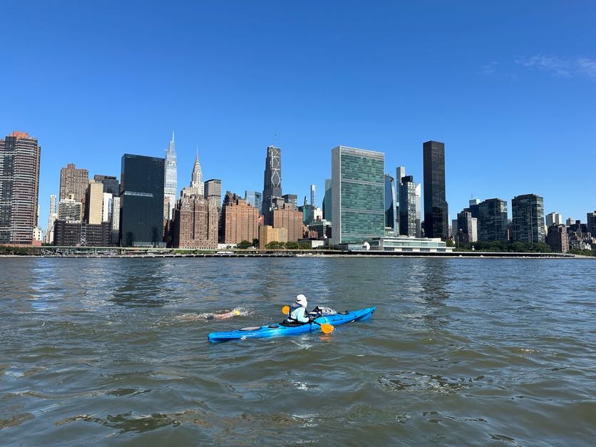 20 Bridges – Manhattan körbe úszása